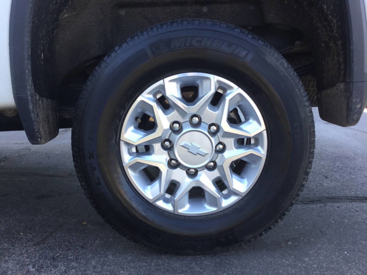 Used 2020 Chevrolet Silverado 3500 LTZ w/ LTZ Plus Package image 12