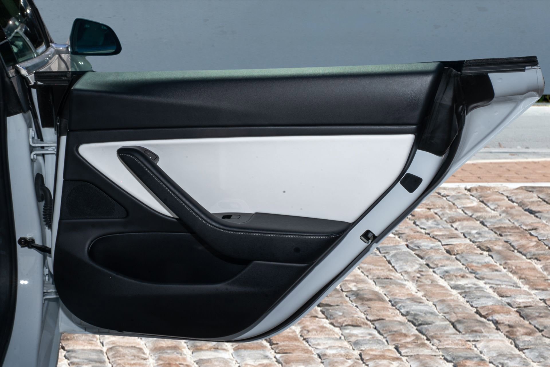 Used 2020 Tesla Model 3 Standard Range Plus image 13