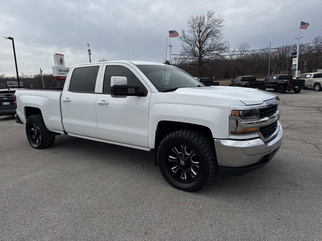 Used 2018 Chevrolet Silverado 1500 LT w/ Trailering Package AWD/4WD image 6