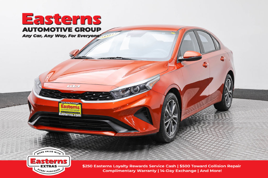Used 2023 Kia Forte LXS w/ LXS Technology Package FWD image 1