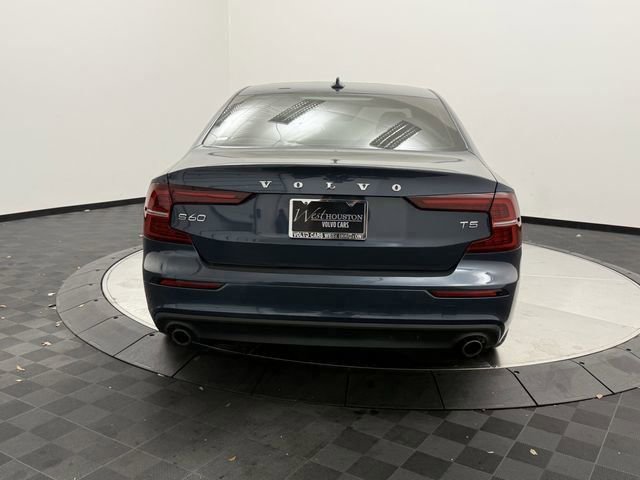 Used 2021 Volvo S60 T5 Momentum w/ Premium Package image 7
