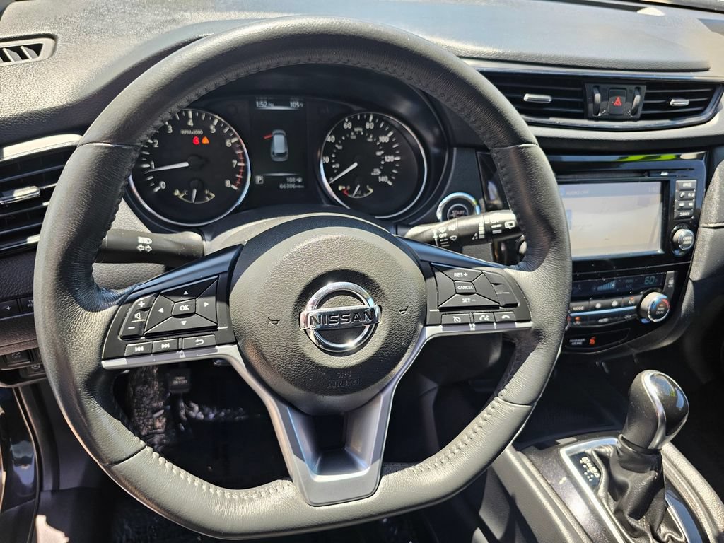 Used 2017 Nissan Rogue SV w/ SV Premium Package FWD image 28