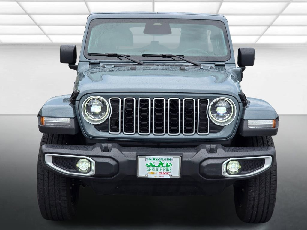 Used 2025 Jeep Wrangler Unlimited Sahara AWD/4WD image 16