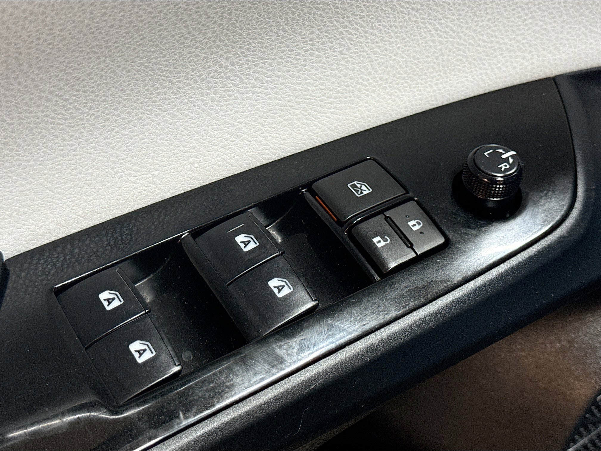 Used 2017 Toyota Prius Two image 15