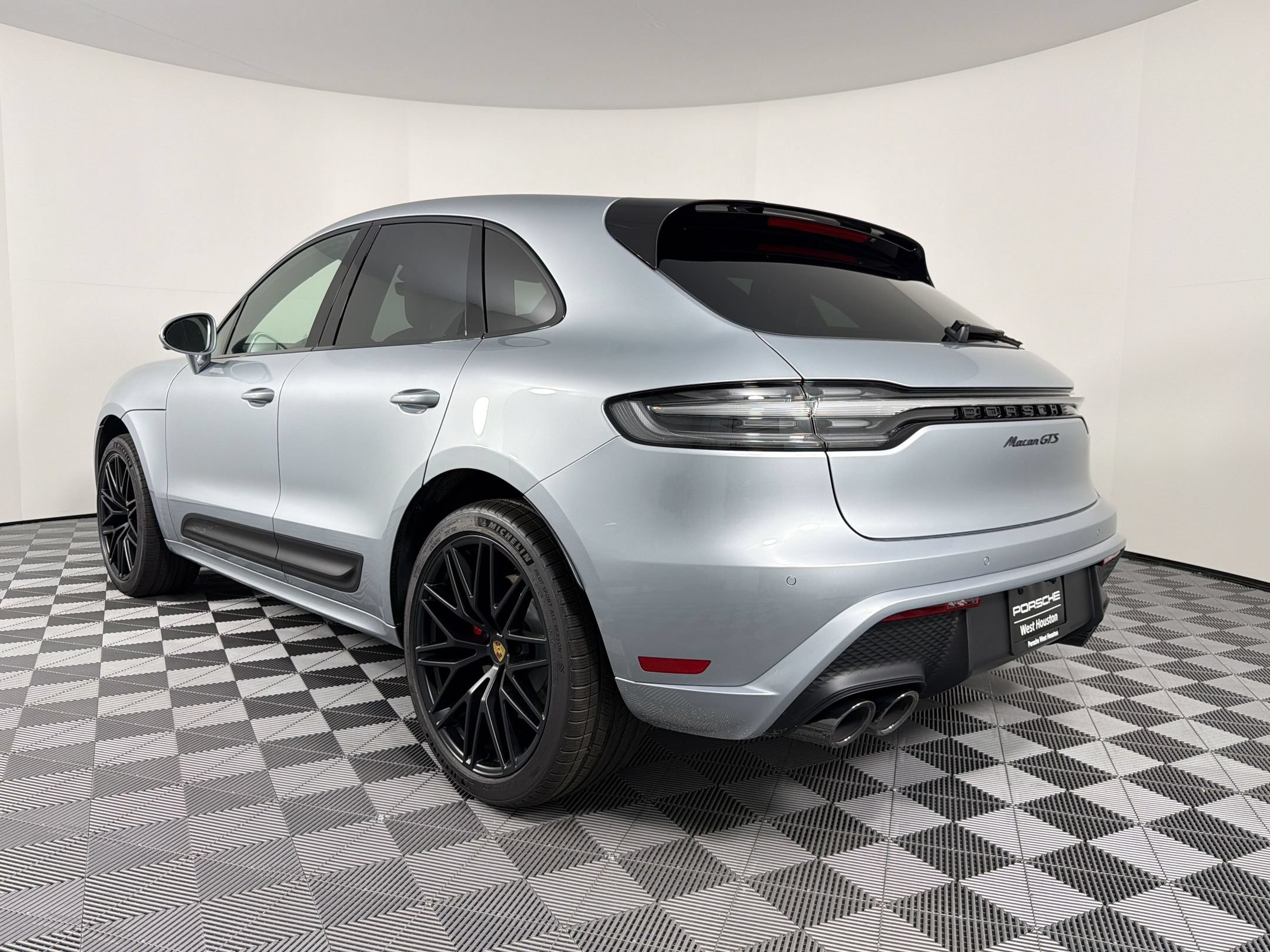 New 2026 Porsche Macan GTS AWD/4WD image 3