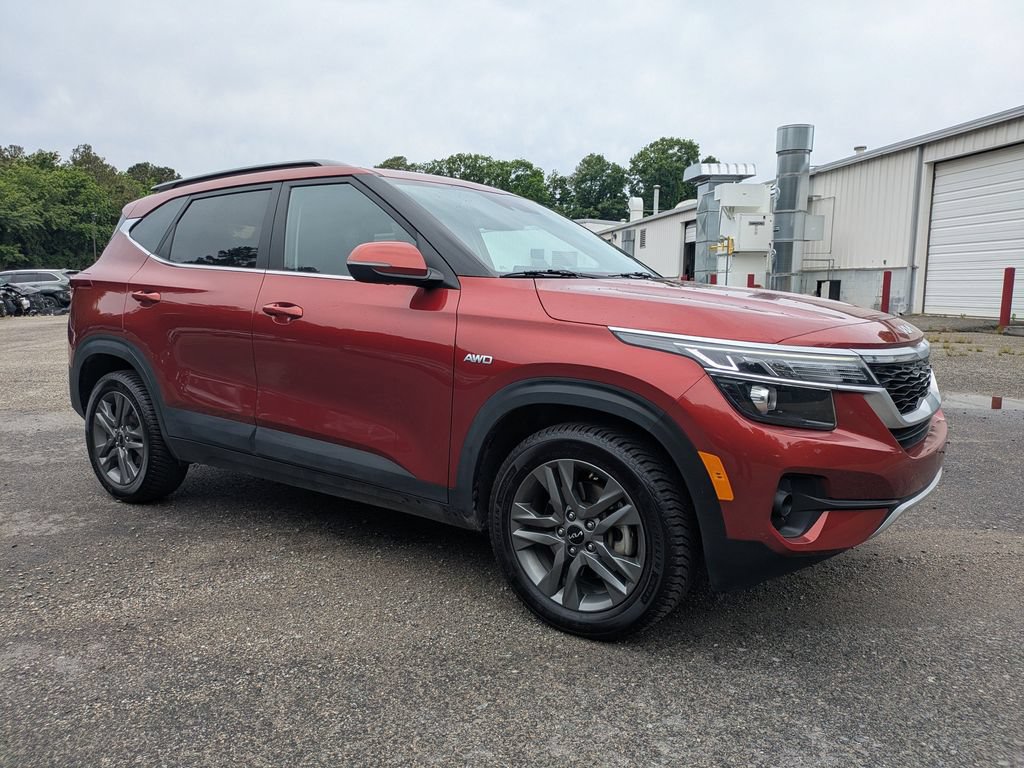 Used 2023 Kia Seltos S AWD/4WD image 2