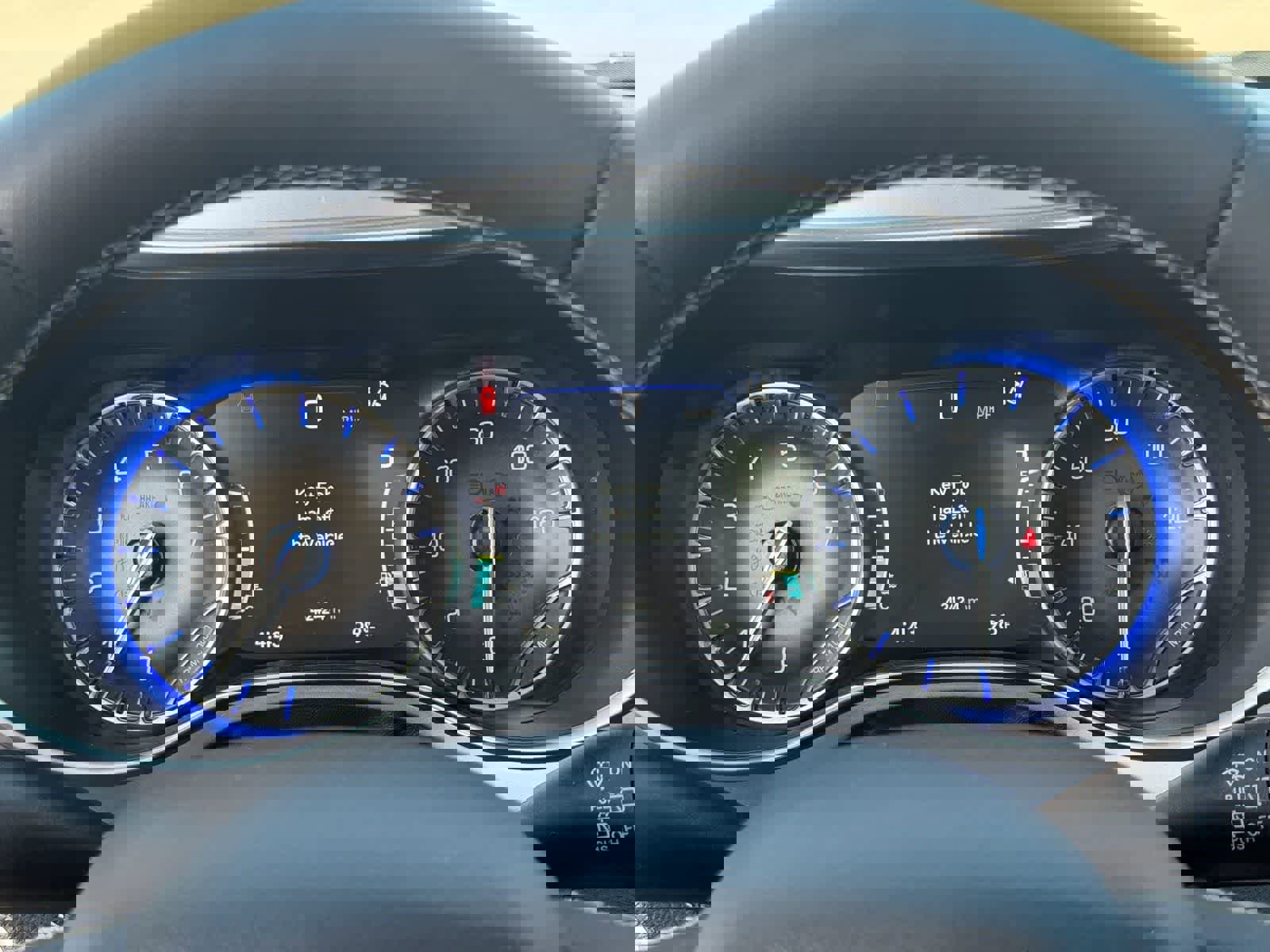 Used 2025 Chrysler Pacifica Limited image 18