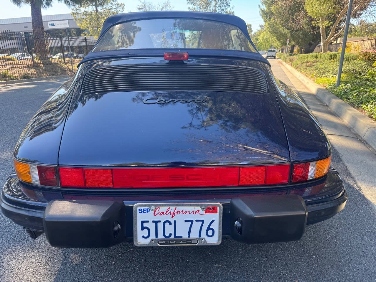 Used 1989 Porsche 911 Carrera RWD image 10