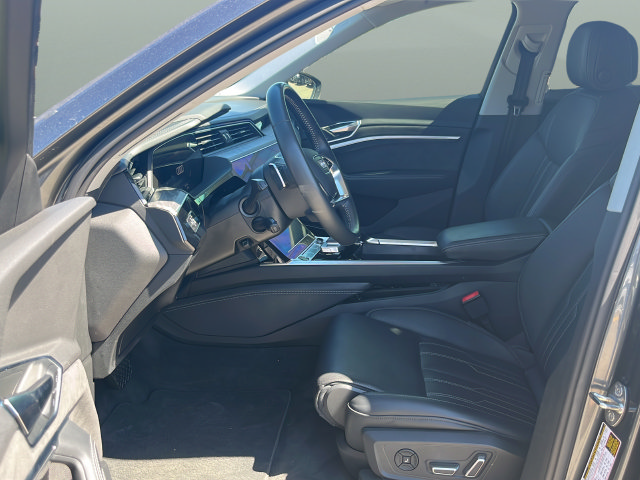 Used 2021 Audi e-tron Prestige AWD/4WD image 18