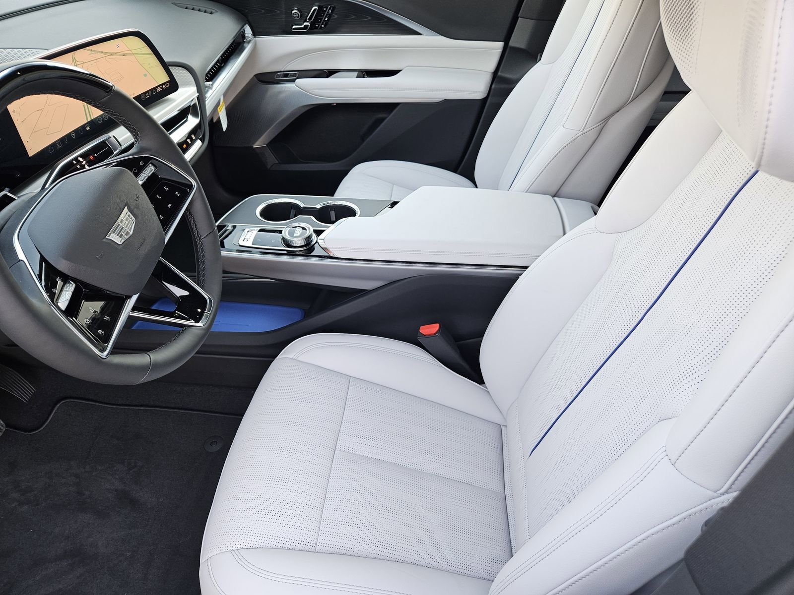 New 2025 Cadillac Lyriq Sport AWD/4WD image 14