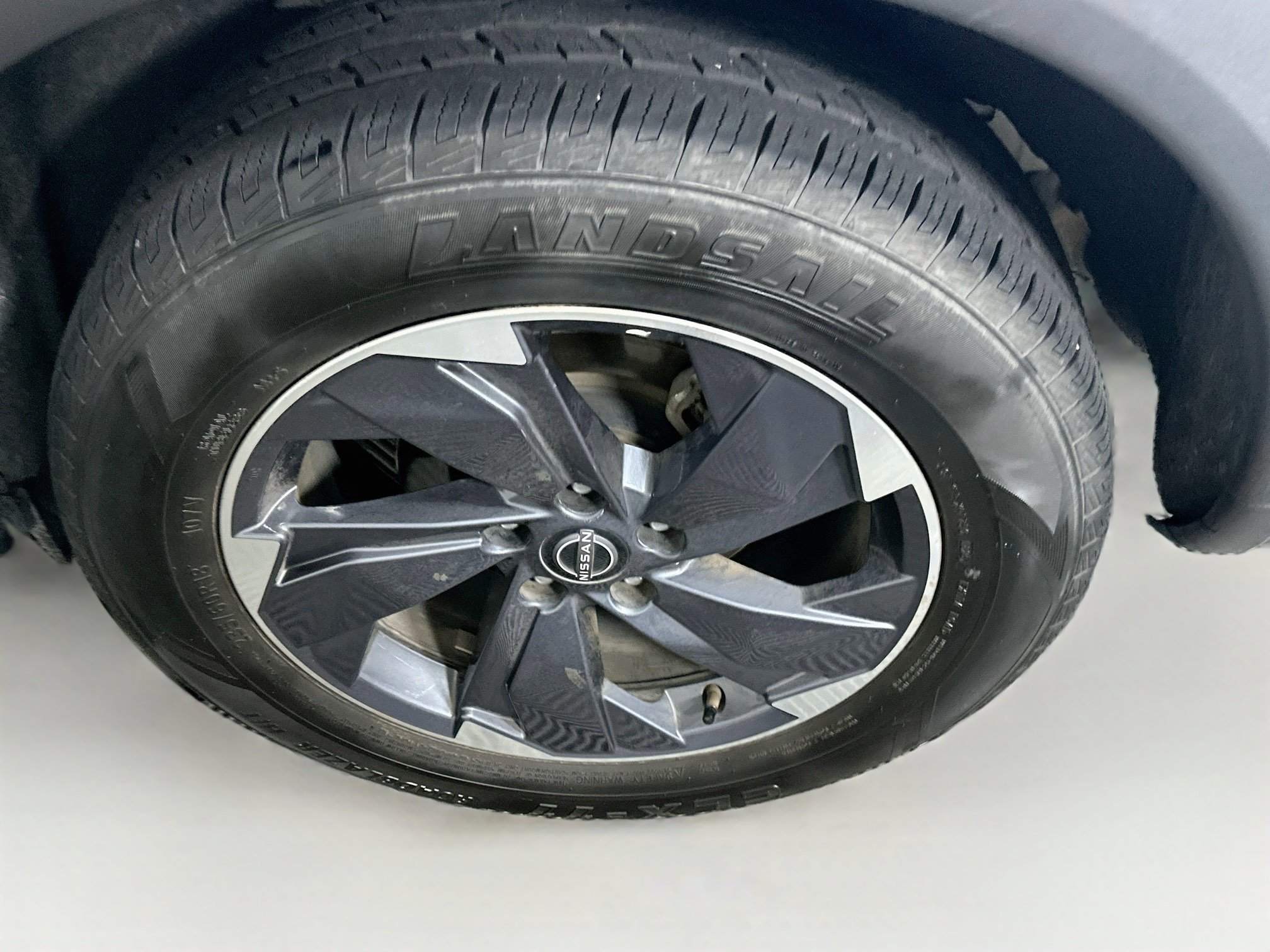 Used 2024 Nissan Rogue SV FWD image 11