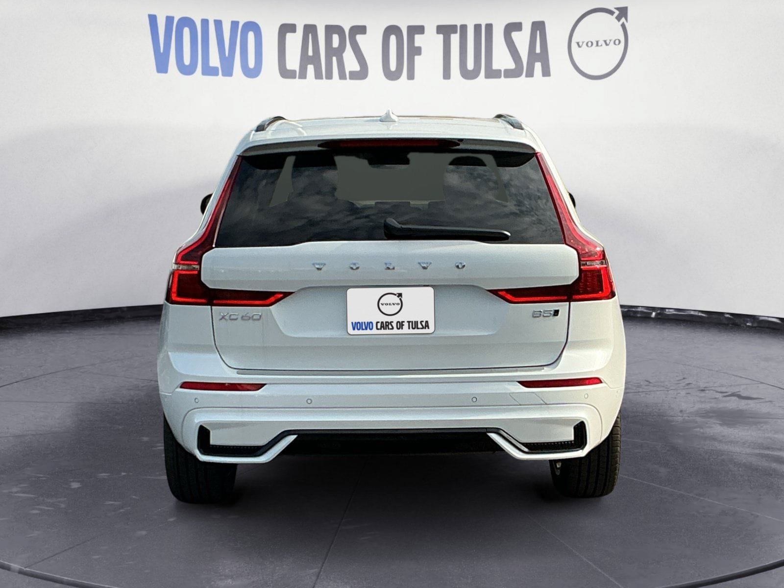 New 2026 Volvo XC60 B5 Plus w/ Protection Package Premier AWD/4WD image 4