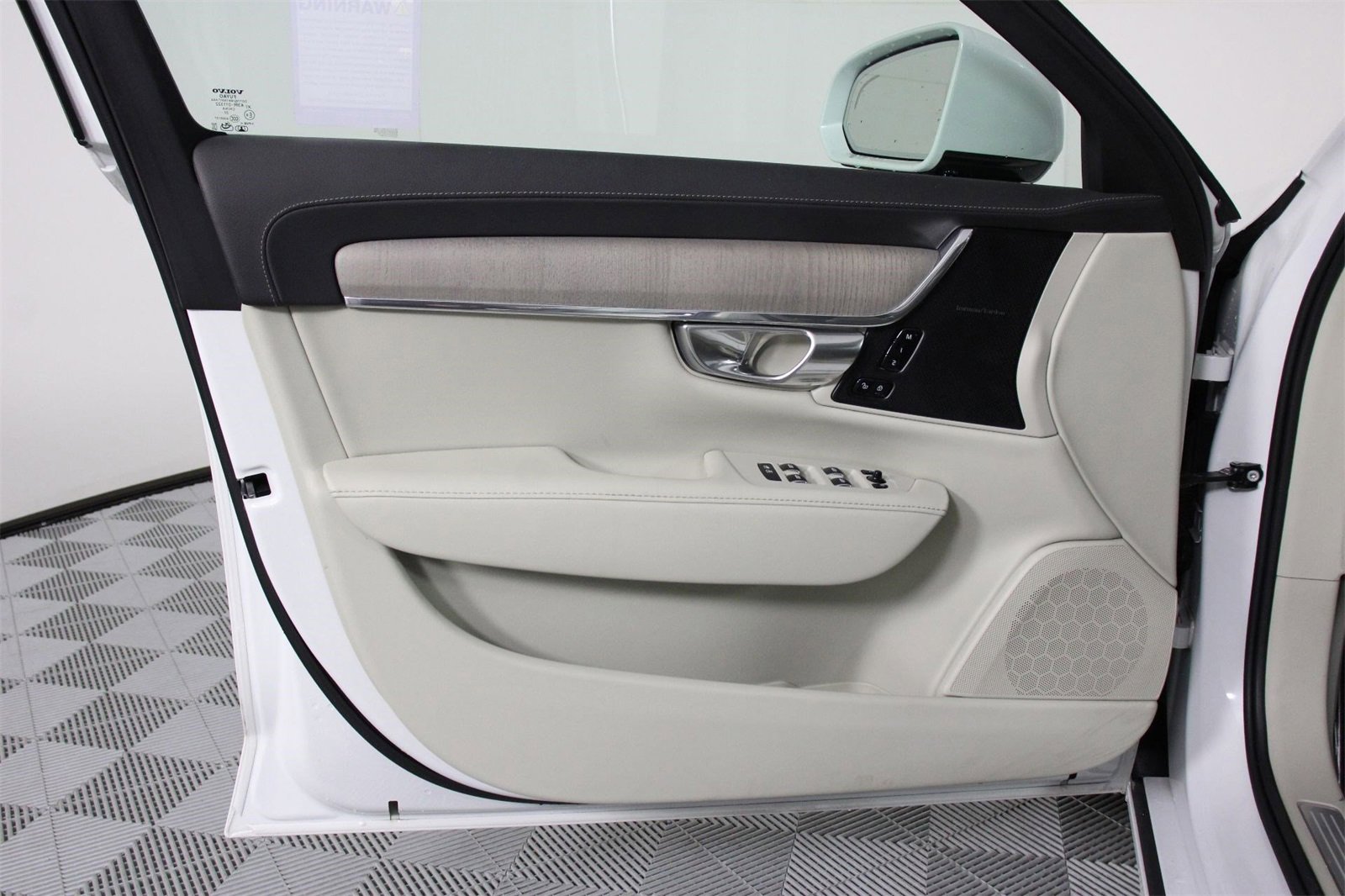 Certified 2023 Volvo S90 B6 Ultimate image 17