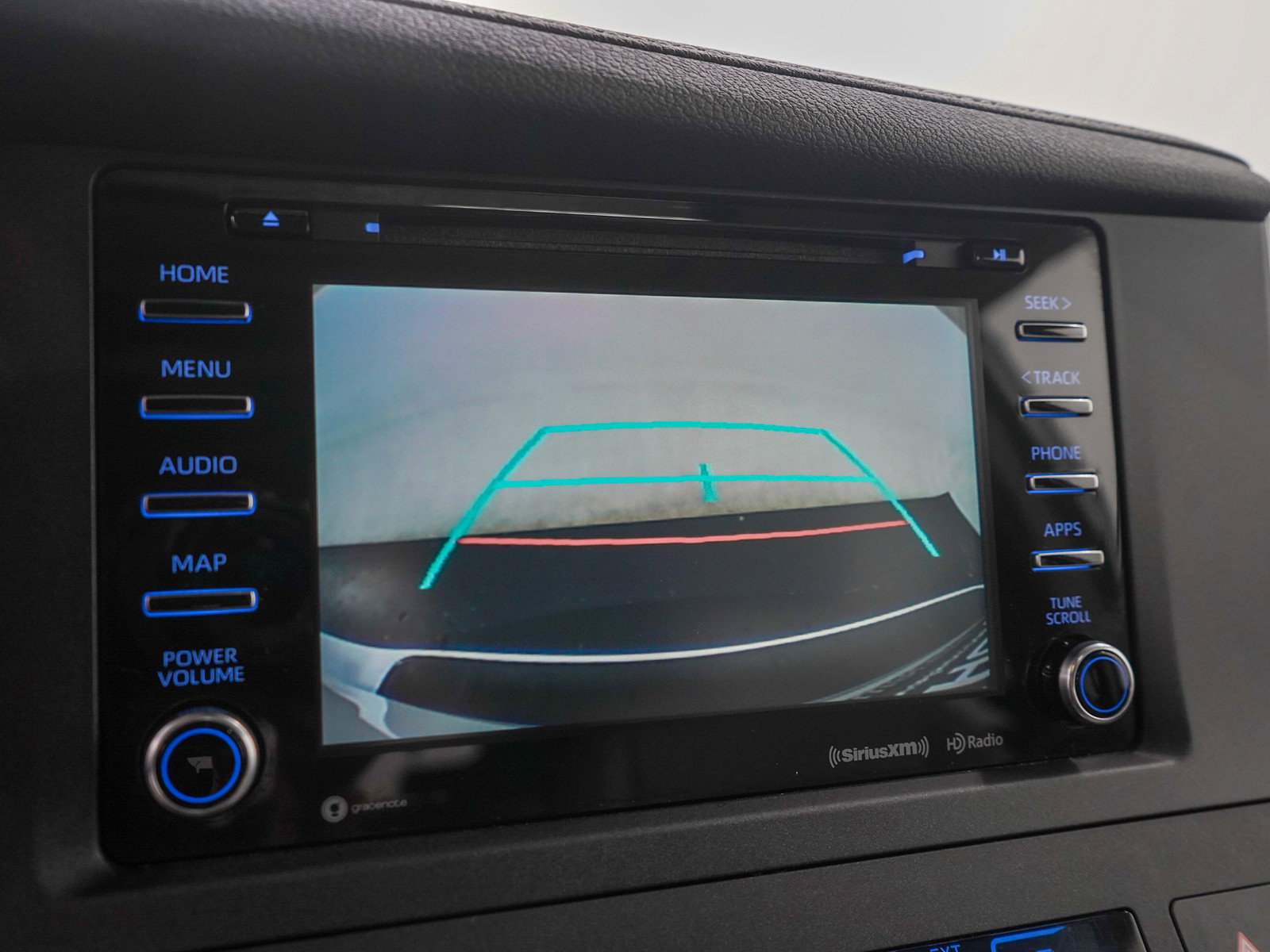 Used 2020 Toyota Sienna XLE Premium w/ Carpet Mat Package FWD image 30