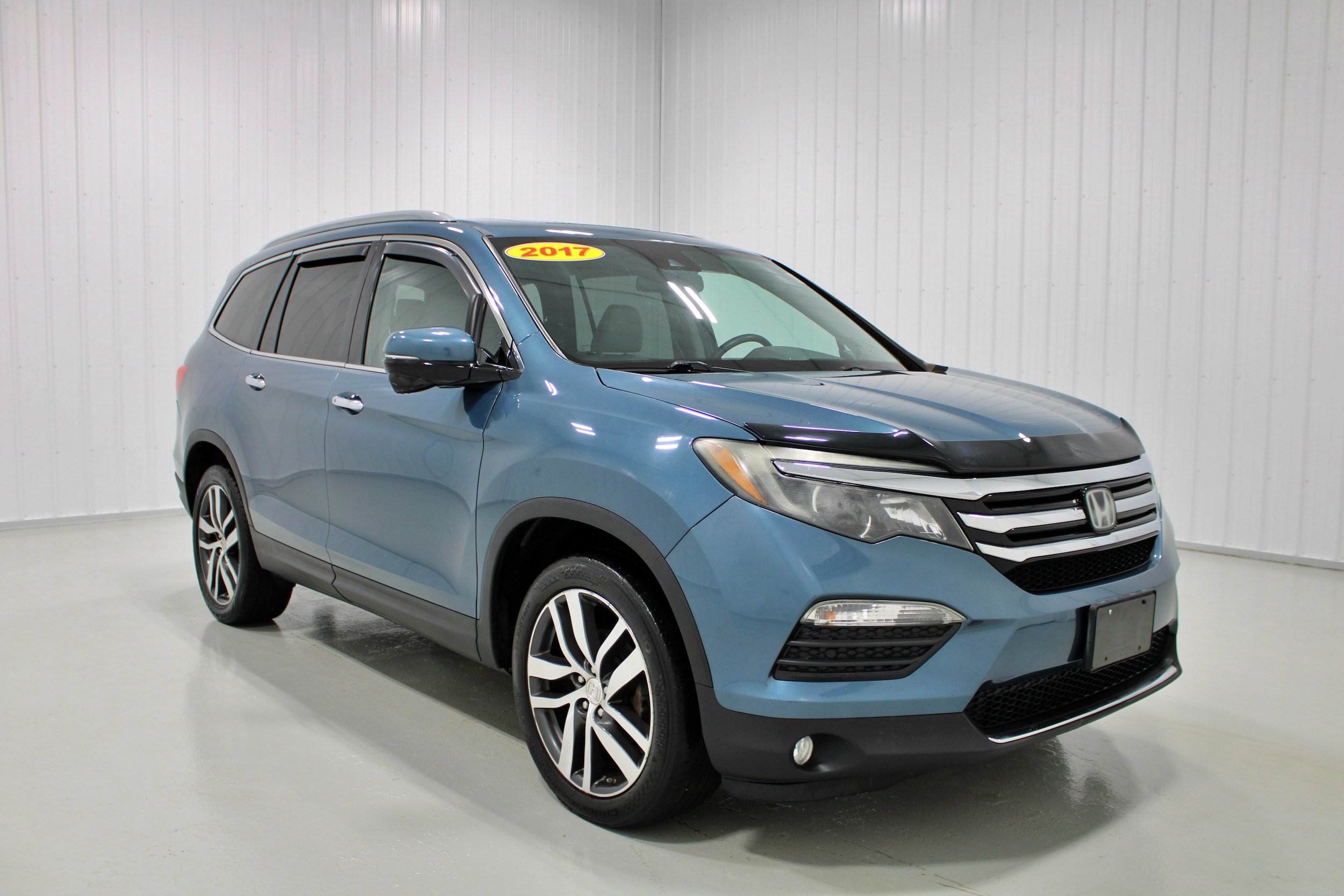 Used 2017 Honda Pilot Touring image 3