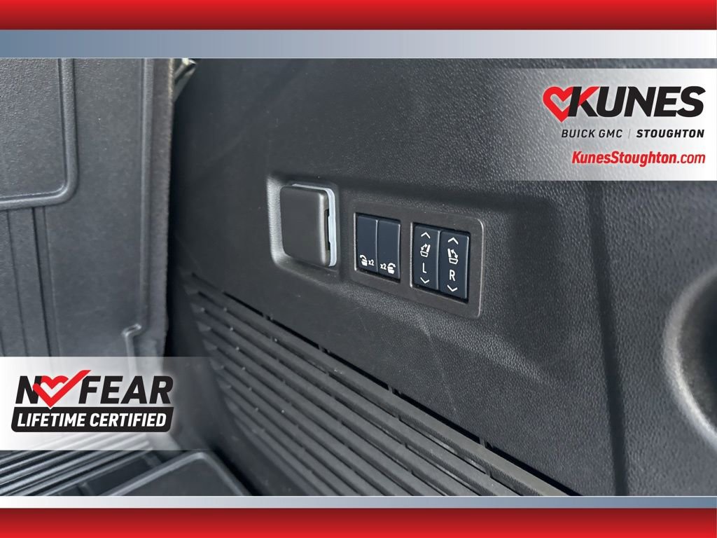 Used 2025 GMC Yukon AT4 image 48