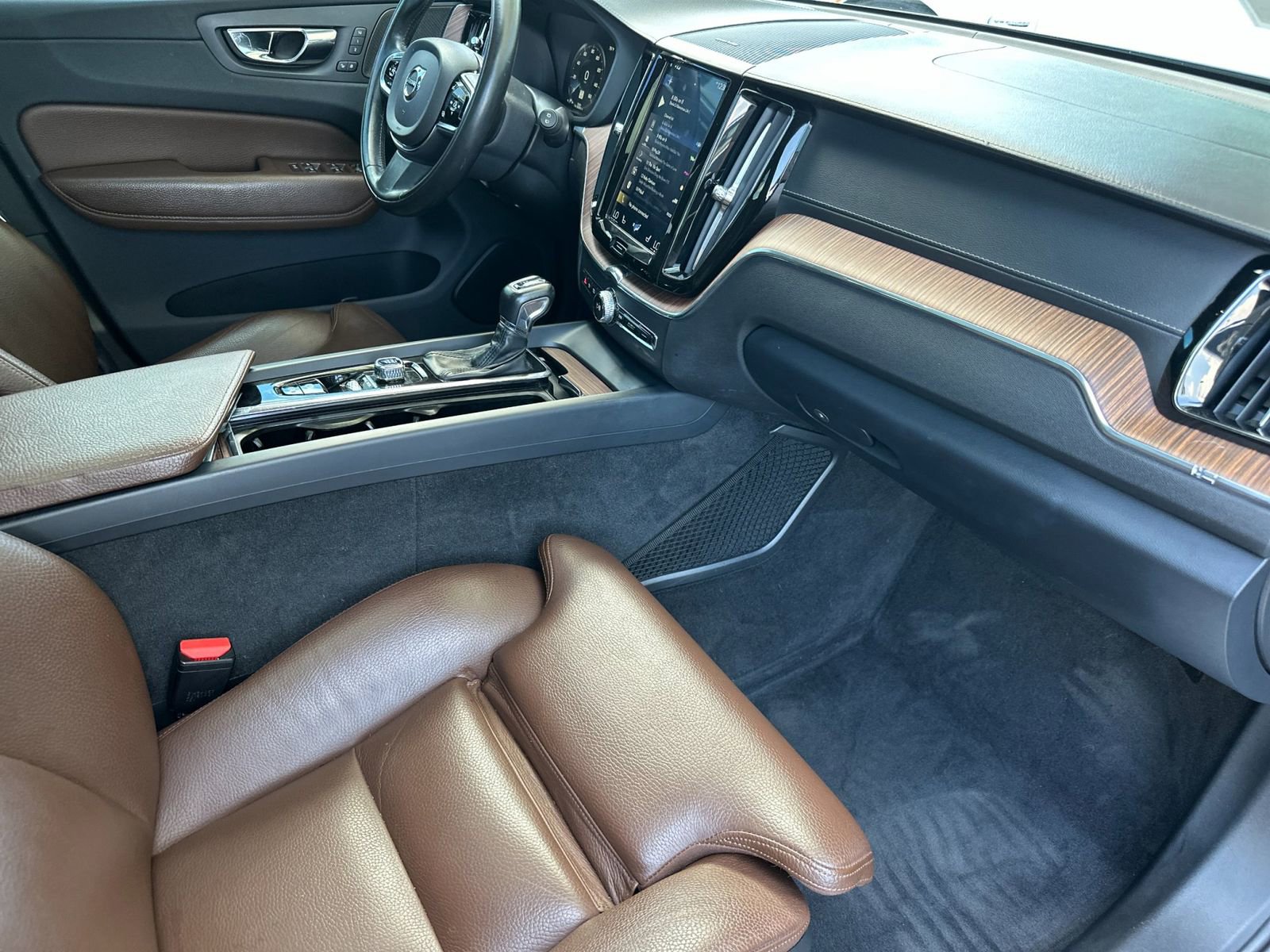 Used 2019 Volvo XC60 T5 Inscription w/ Protection Package Premier AWD/4WD image 16