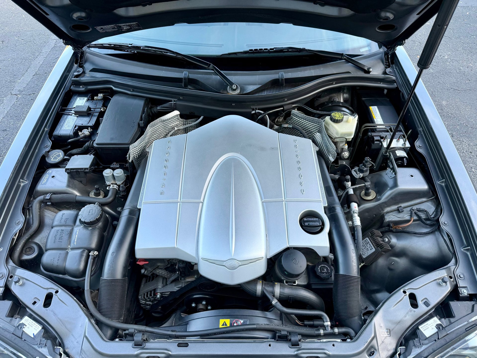 Used 2005 Chrysler Crossfire Limited RWD image 9