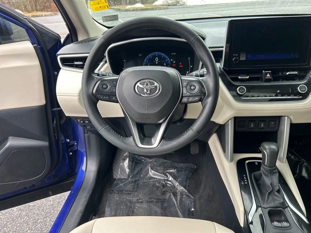 Used 2023 Toyota Corolla Cross XLE w/ Convenience Package image 21