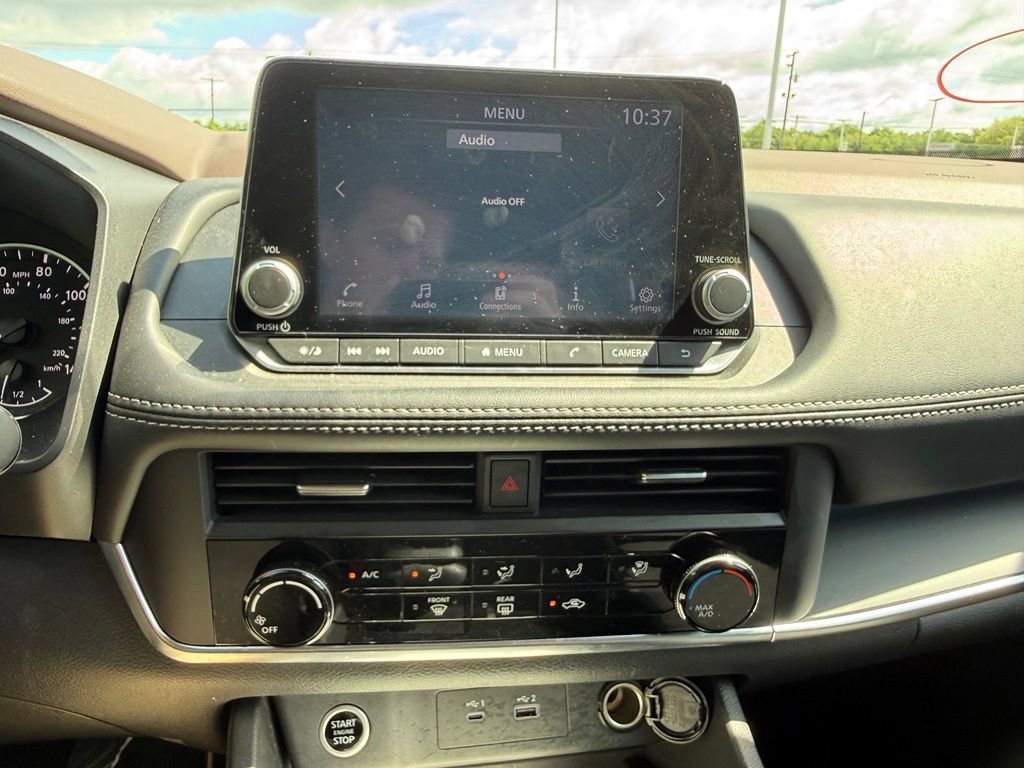 Used 2023 Nissan Rogue S AWD/4WD image 12