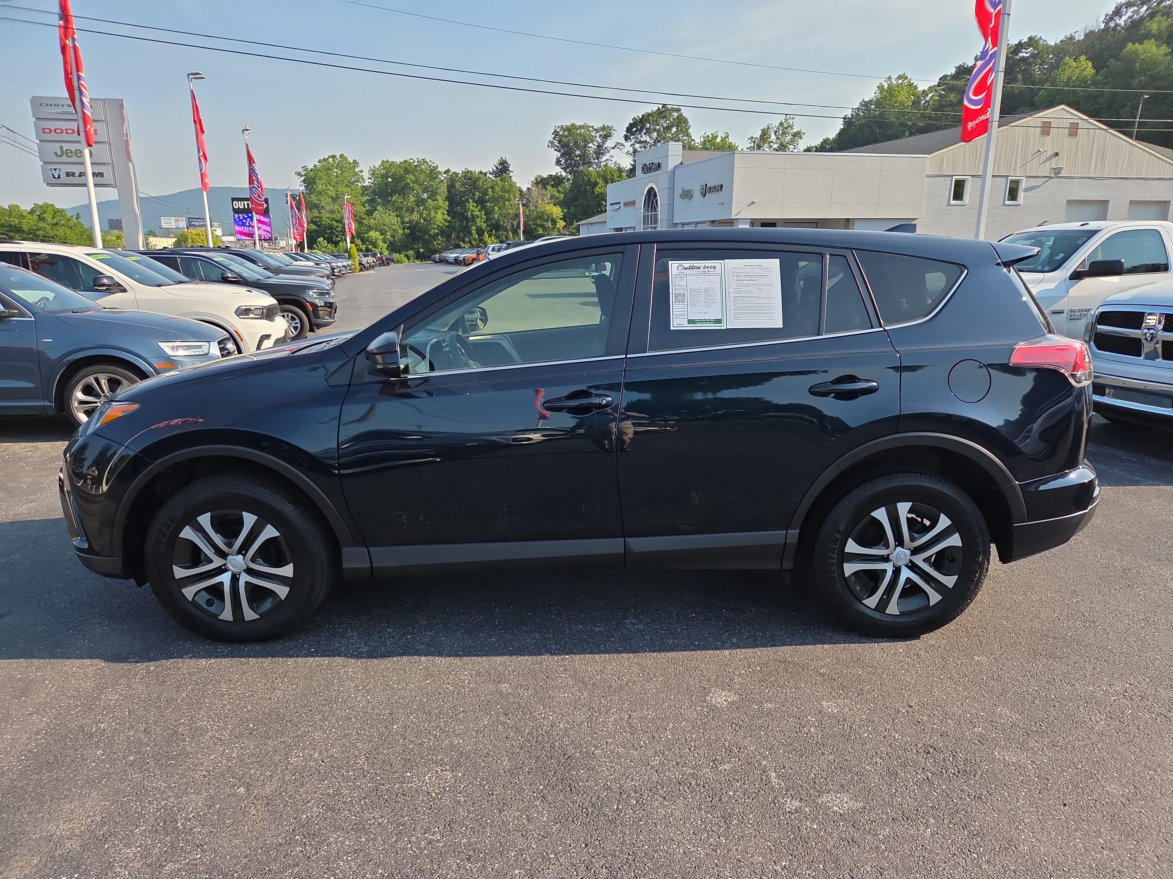 Used 2018 Toyota RAV4 LE w/ All Weather Liner Package AWD/4WD image 7