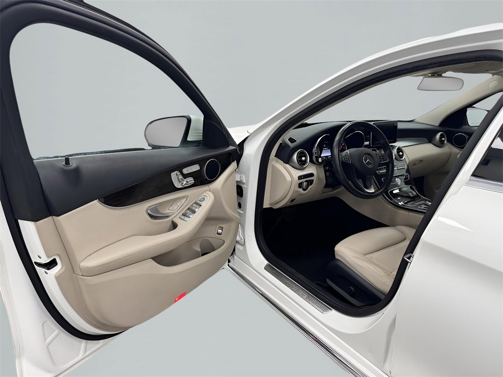 Used 2017 Mercedes-Benz C 300 4MATIC Sedan image 9
