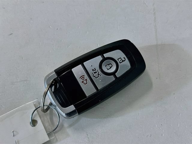 Used 2020 Ford Fusion SE FWD image 33