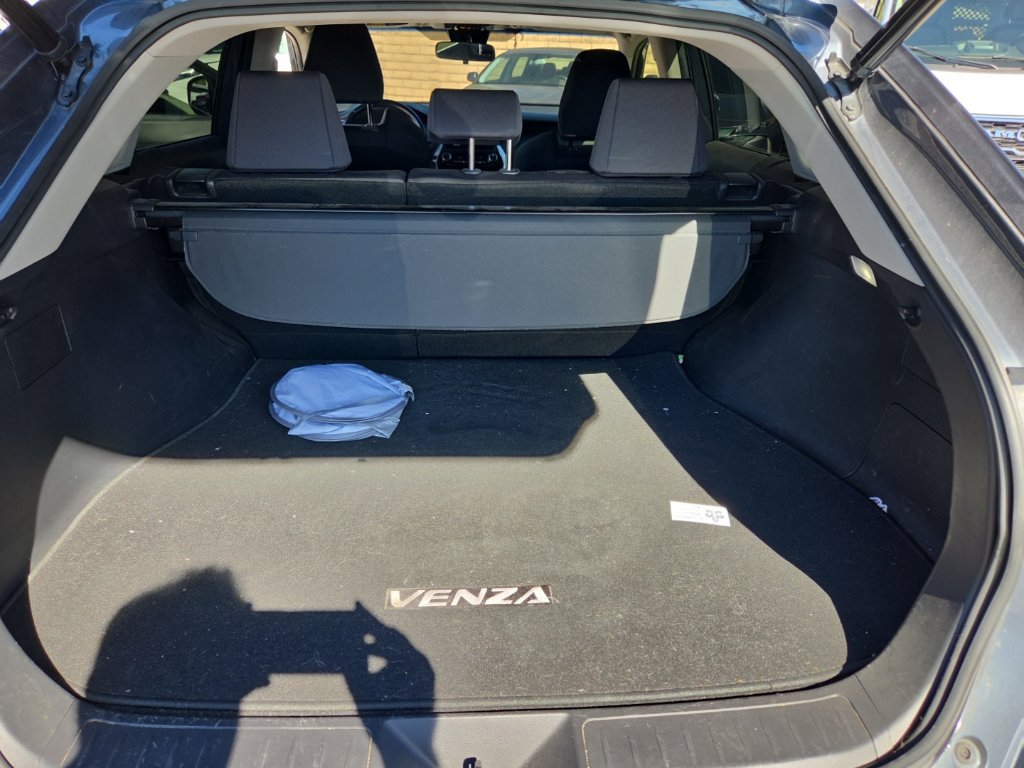 Used 2021 Toyota Venza LE w/ Carpet Mat Package (TMS) AWD/4WD image 12