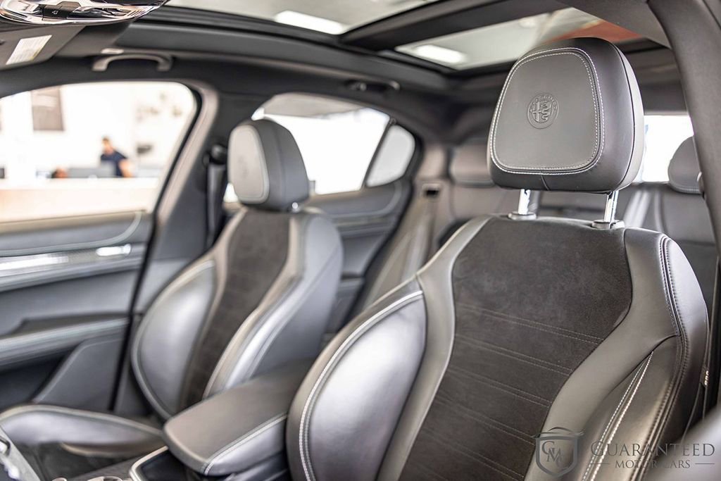 Used 2021 Alfa Romeo Stelvio Quadrifoglio image 19