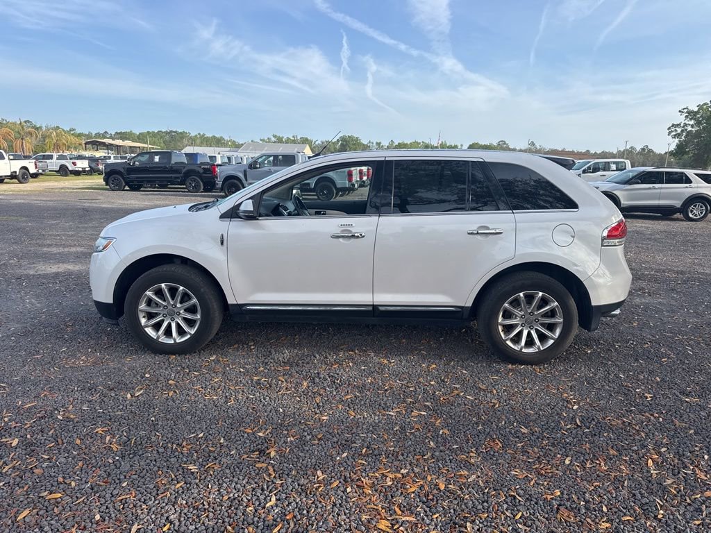 Used 2015 Lincoln MKX FWD w/ Equipment Group 102A image 2