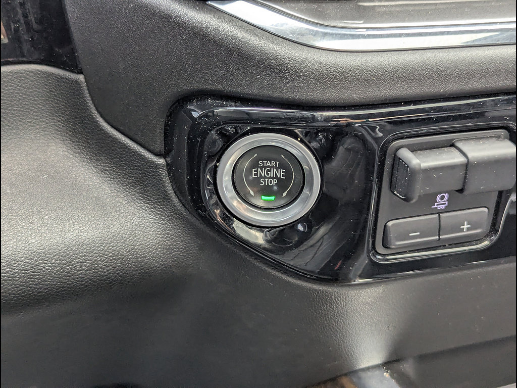 Used 2024 Chevrolet Silverado 2500 High Country w/ High Country Premium Package AWD/4WD image 31