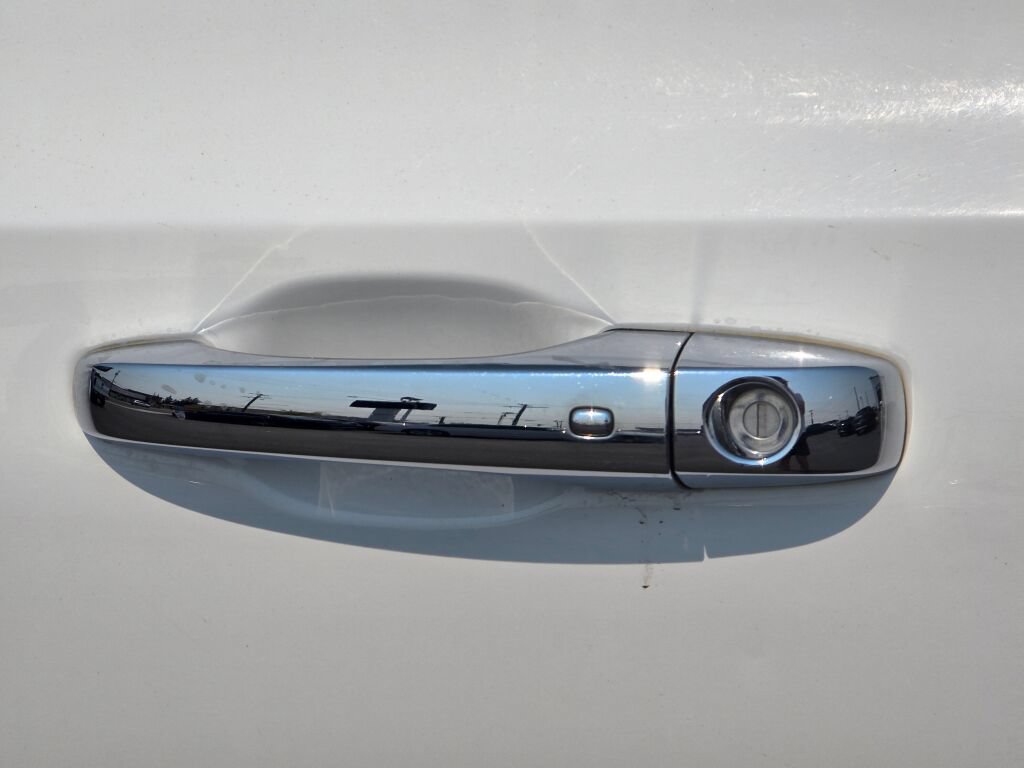 Used 2020 Chrysler 300 Limited RWD image 10