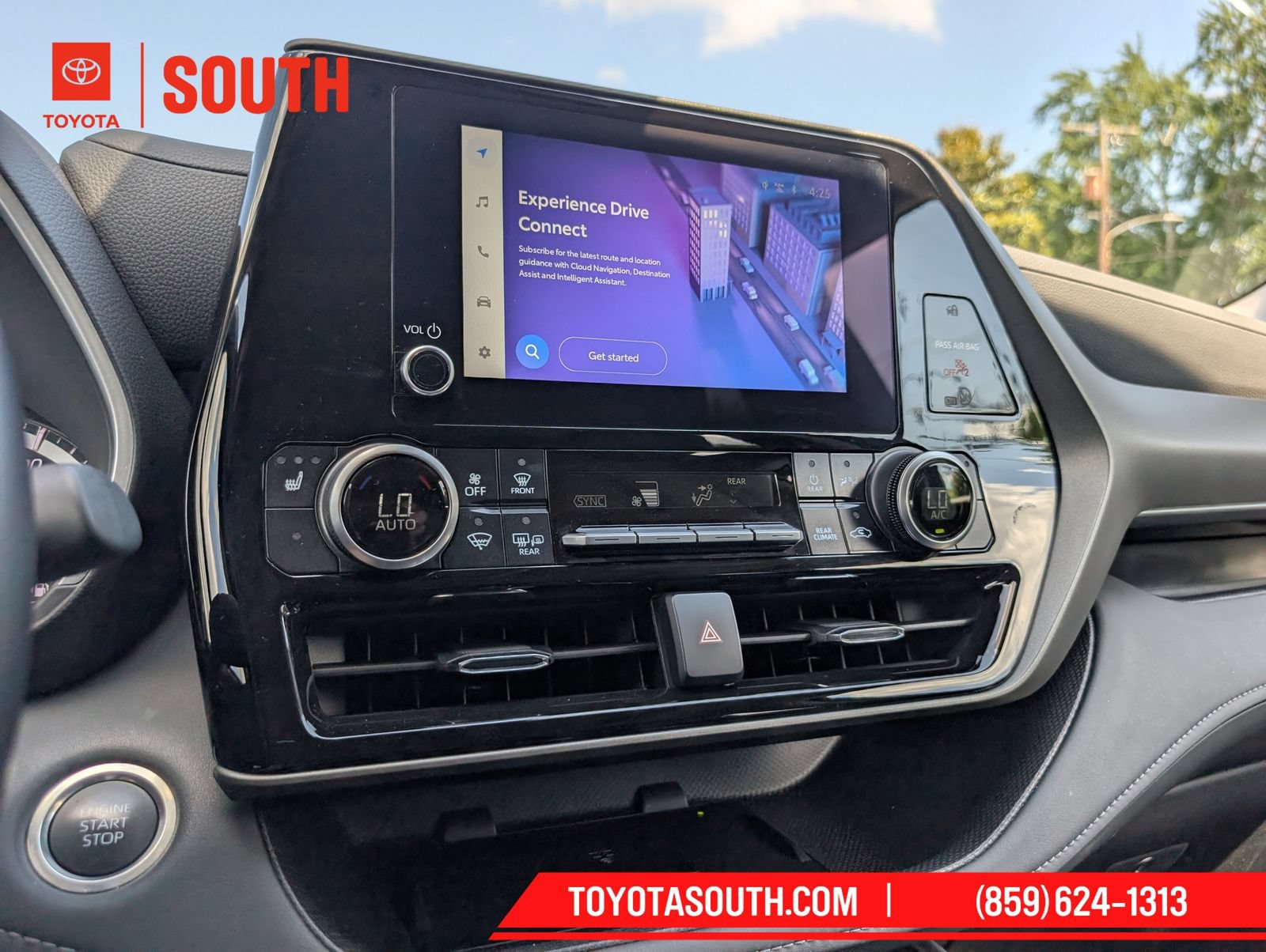 Used 2025 Toyota Highlander XLE AWD/4WD image 22