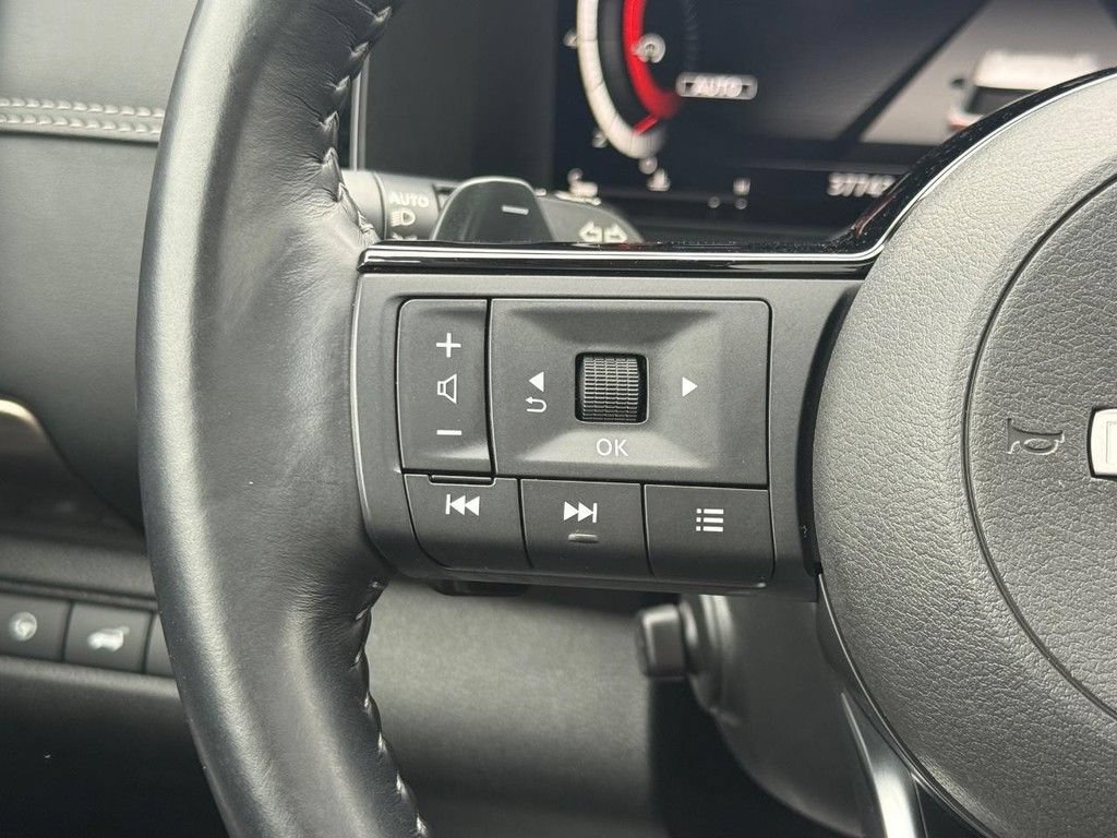 Used 2023 Nissan Pathfinder Platinum AWD/4WD image 18