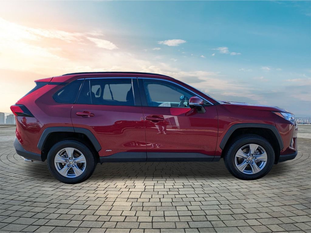 Used 2022 Toyota RAV4 XLE w/ Convenience Package image 4