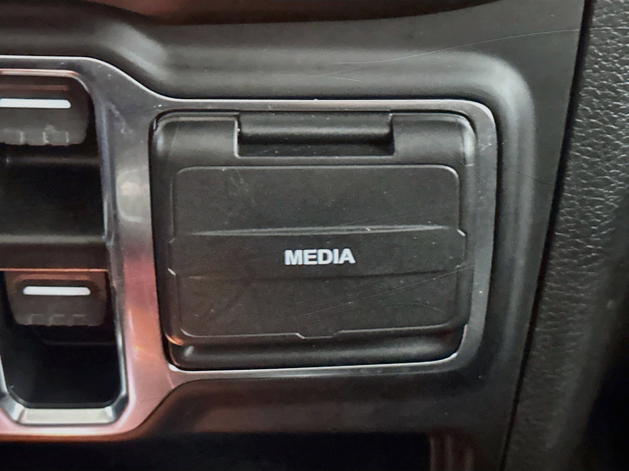 Used 2023 Jeep Wrangler Unlimited Sahara AWD/4WD image 25