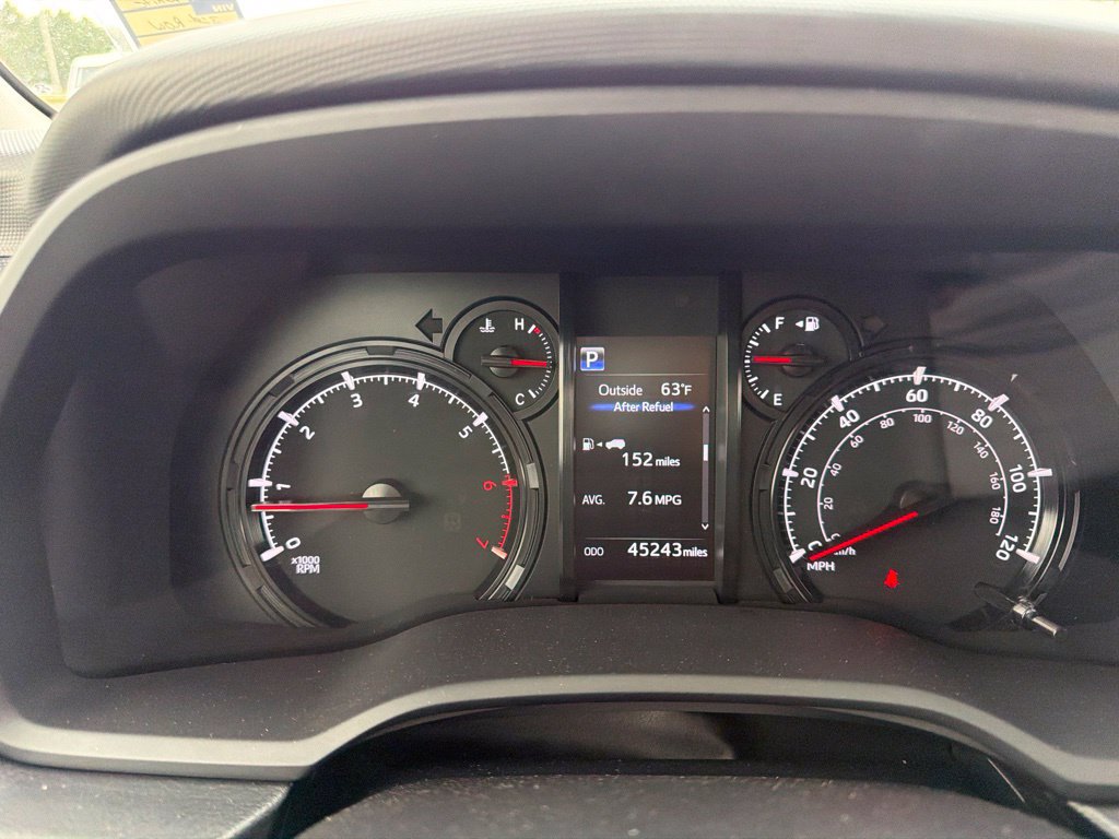 Used 2020 Toyota 4Runner SR5 AWD/4WD image 17