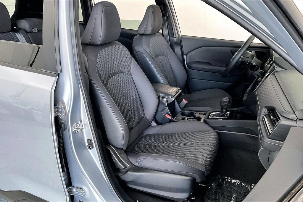 Used 2025 Subaru Forester Premium AWD/4WD image 9
