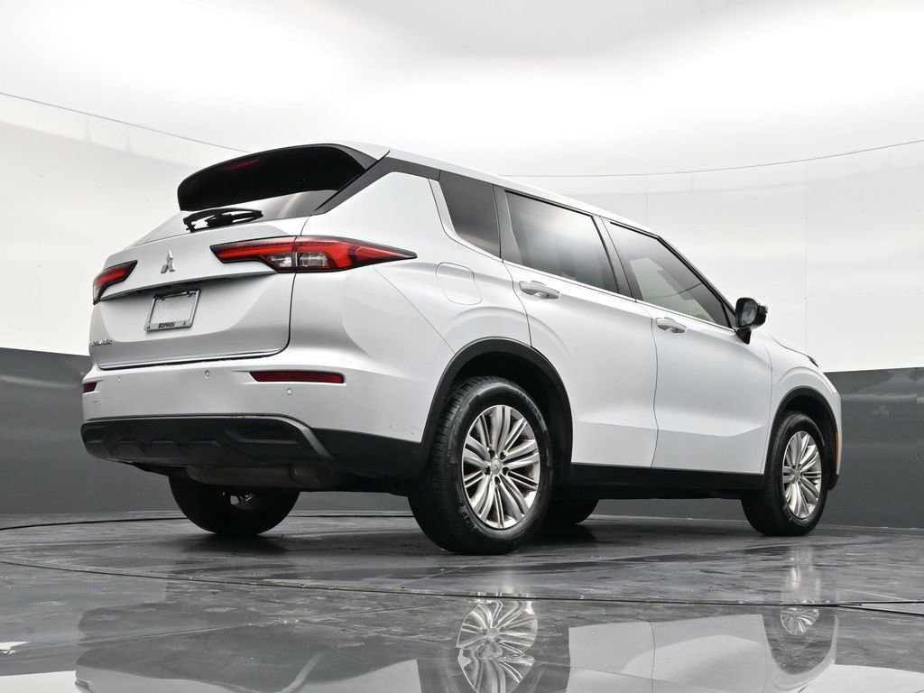 Used 2022 Mitsubishi Outlander ES image 24