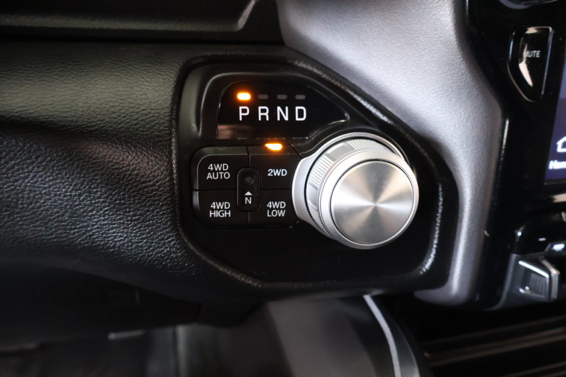 Used 2022 RAM 1500 Laramie AWD/4WD image 9