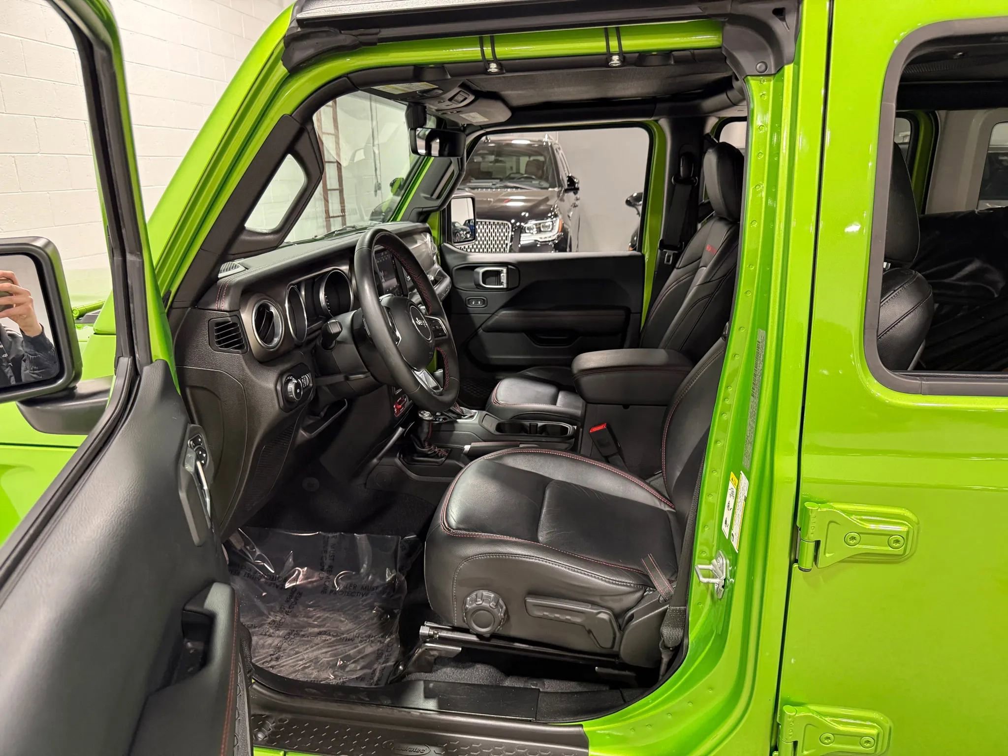 Used 2018 Jeep Wrangler Unlimited Rubicon w/ Dual Top Group image 14