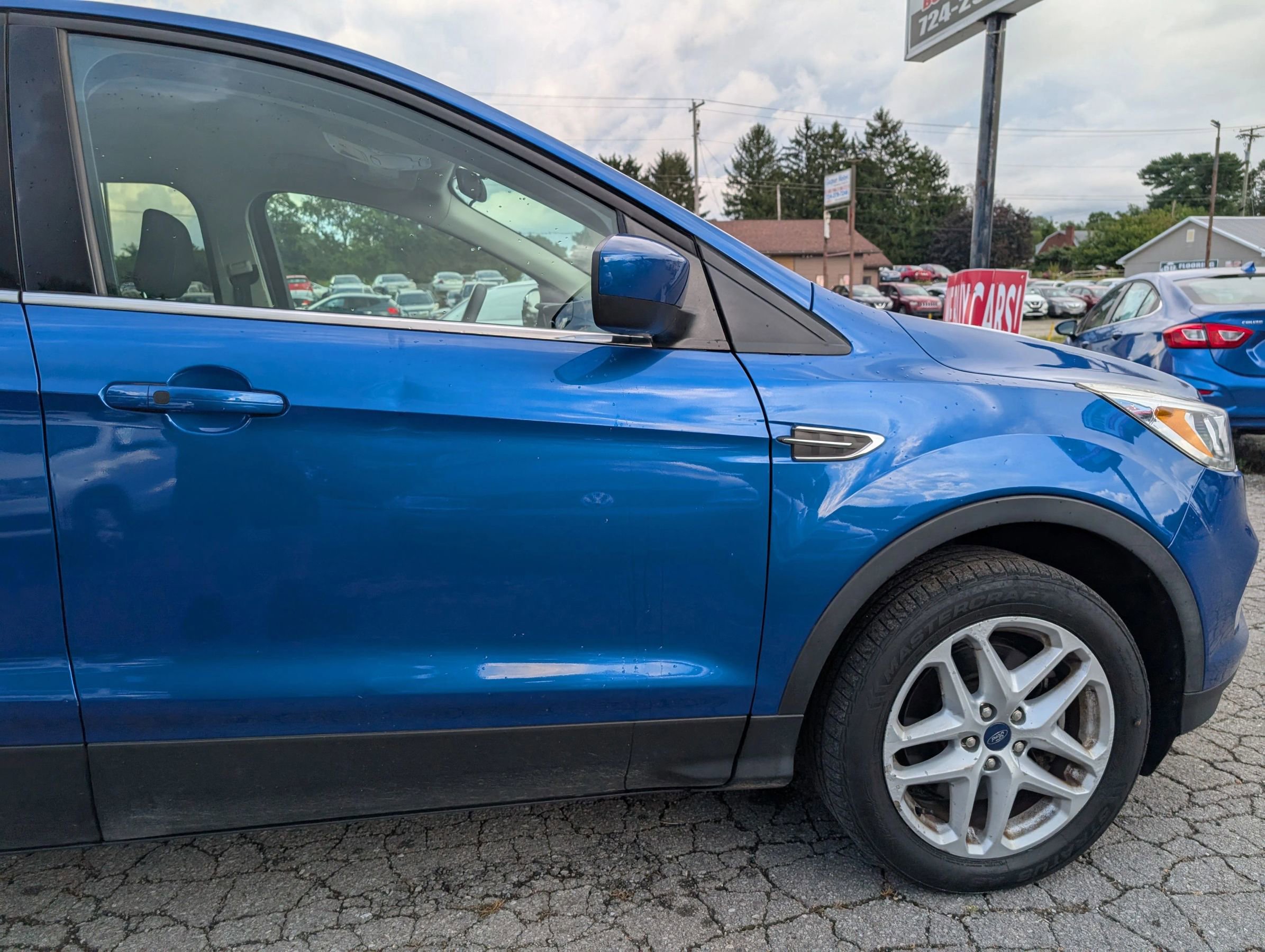 Used 2019 Ford Escape SE image 8
