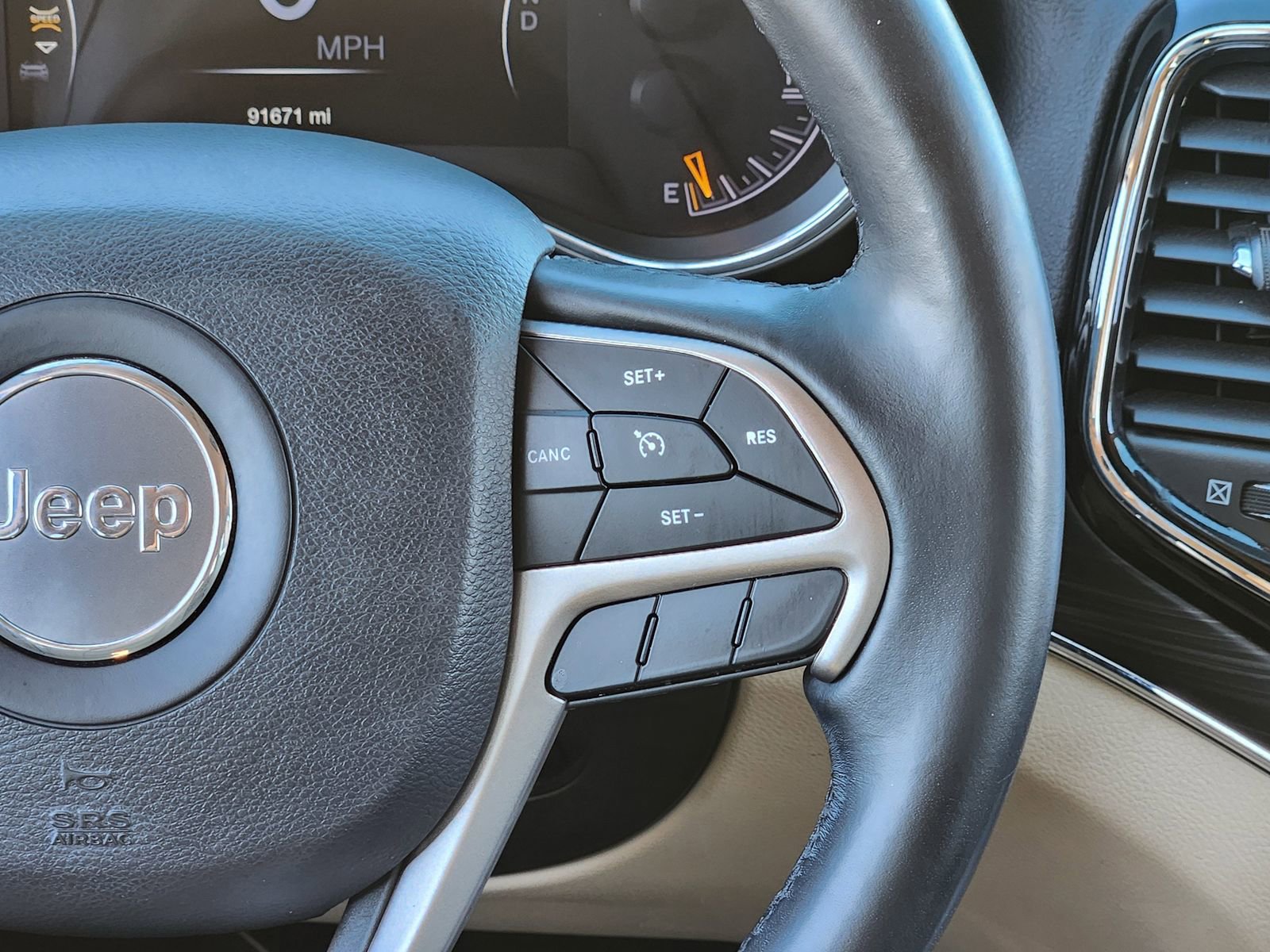 Used 2020 Jeep Grand Cherokee Limited image 35