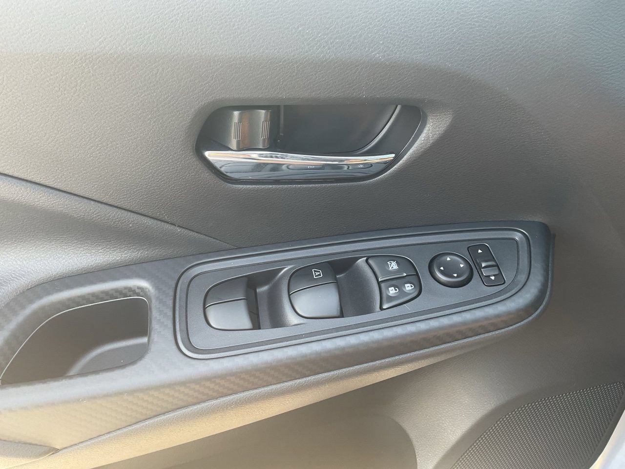 Used 2025 Nissan Versa SV w/ Trunk Package FWD image 19