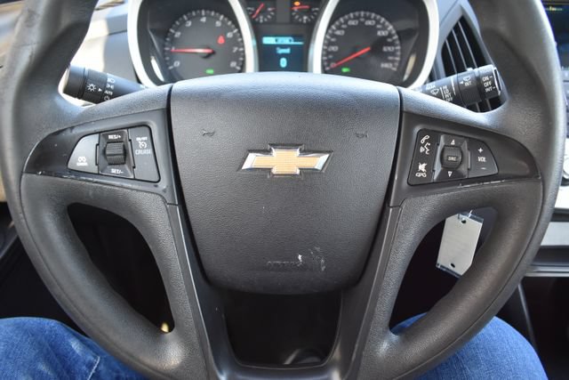 Used 2017 Chevrolet Equinox LS FWD image 19