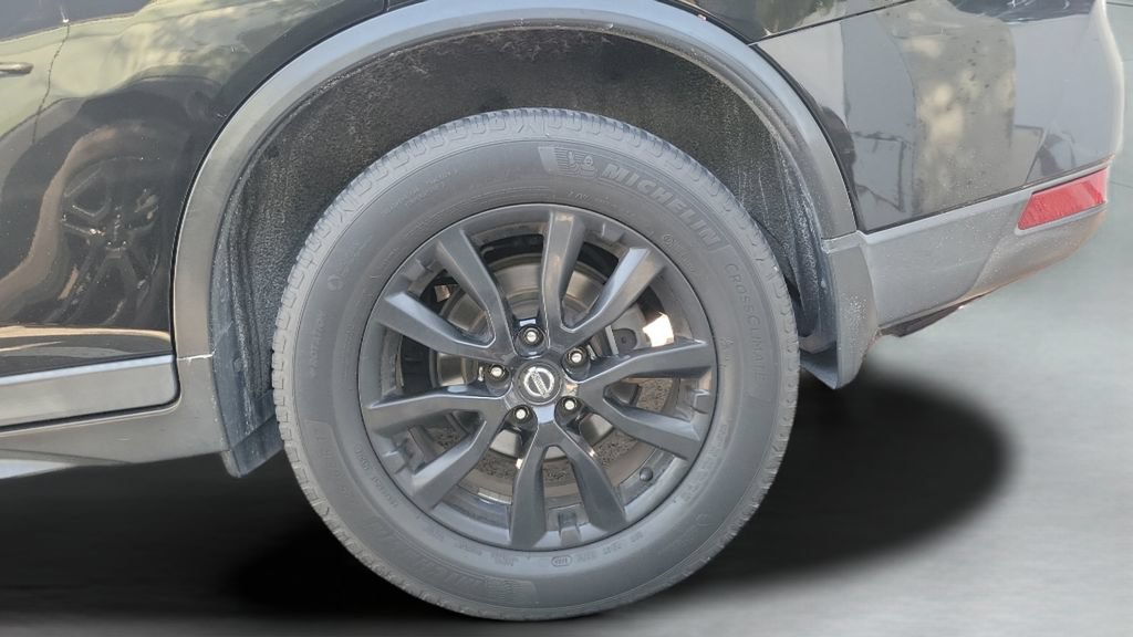 Used 2018 Nissan Rogue SV FWD image 12