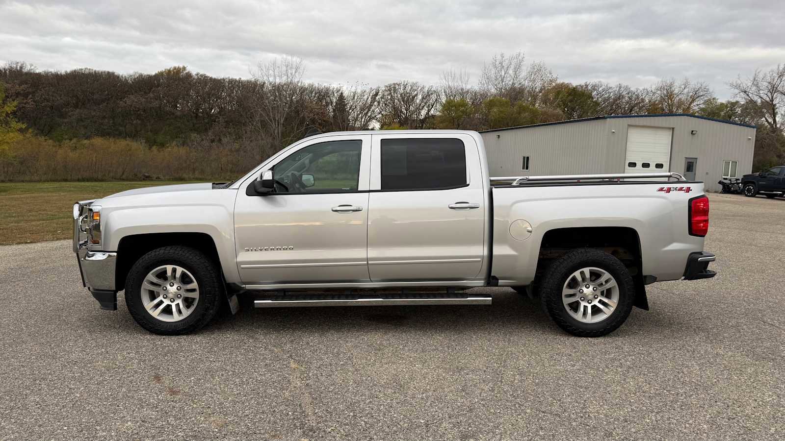 Used 2018 Chevrolet Silverado 1500 LT w/ All Star Edition image 6