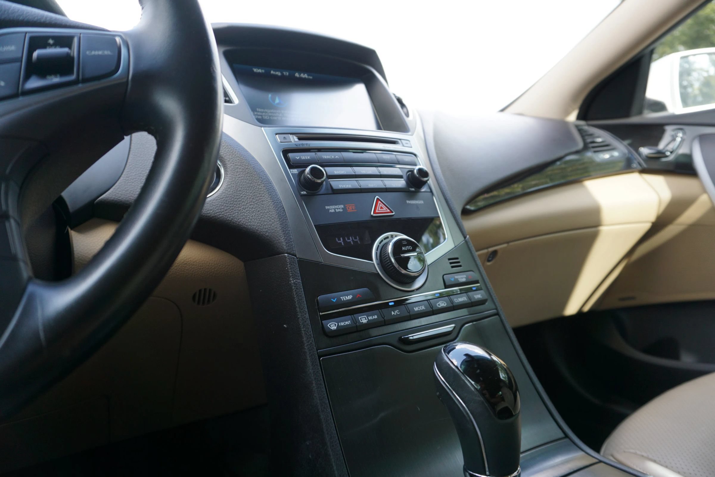 Used 2015 Hyundai Azera Limited FWD image 35