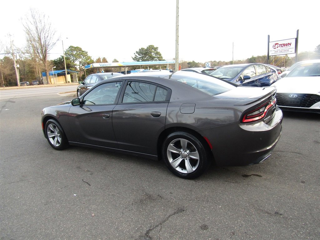 Used 2015 Dodge Charger SE w/ Sport Appearance Group image 5