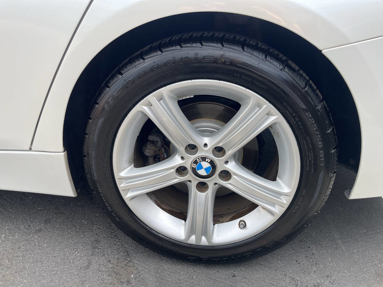 Used 2015 BMW 320i Sedan image 16